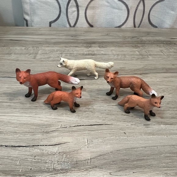 Fox Toy Figurines Lot of 5 - Picture 9 of 9